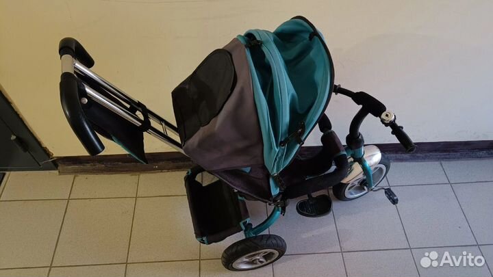 Трехколесный велосипед с ручкой