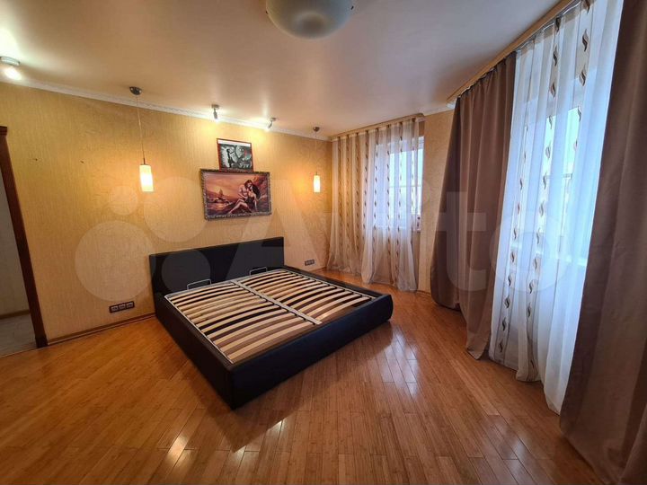 2-к. квартира, 70 м², 4/16 эт.