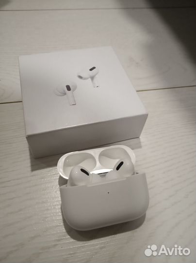 Беспроводные наушники apple airpods