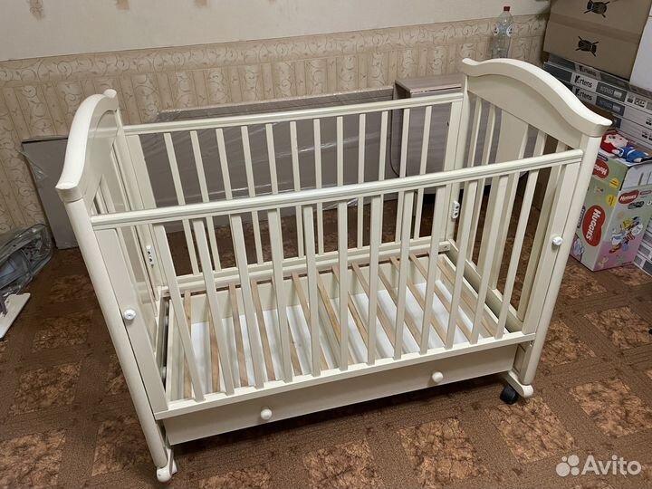 Детская кроватка