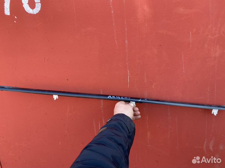 Молдинг стекла двери задний Hyundai accent