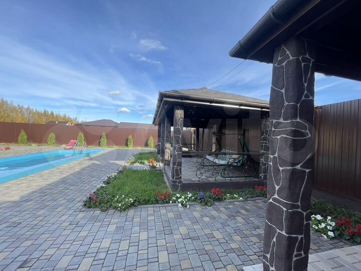 Коттедж 205 м² на участке 8 сот.