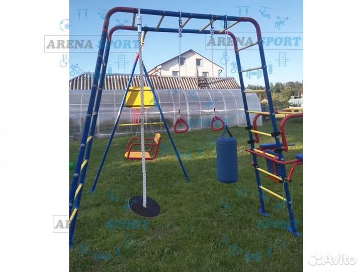 Уличный спортивный комплекс