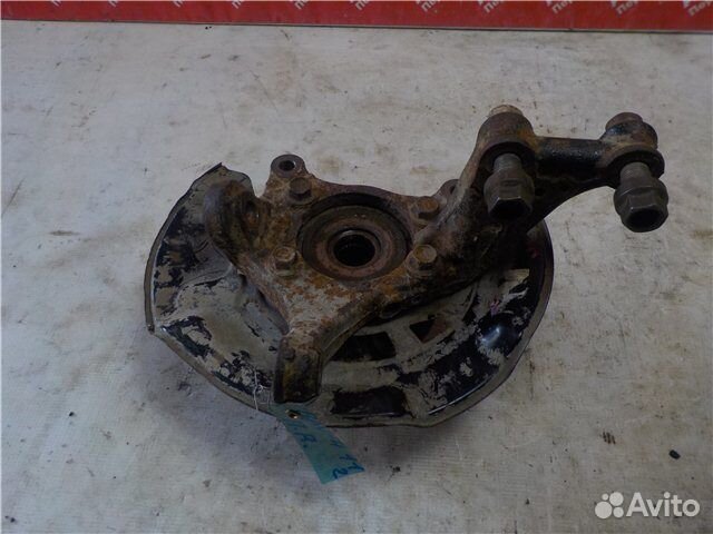 Кулак поворотный передний правый Toyota Rav 4