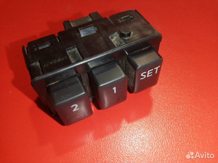 Кнопка памяти положения сидений Infiniti Fx35 S50