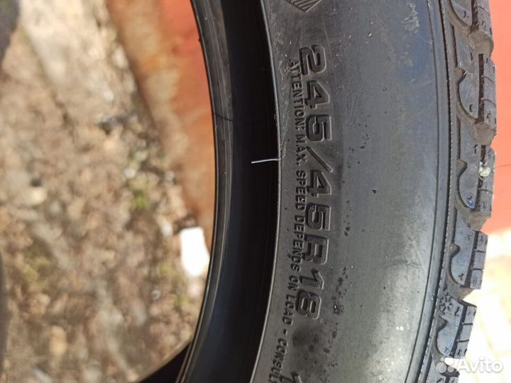 Goodyear UltraGrip 8 Performance 245/45 R18 100V