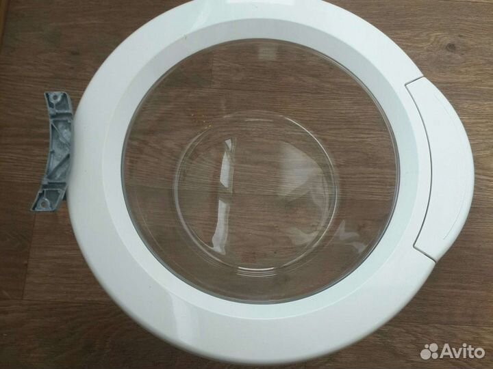 Люк стиральной машины bosch.Сломана, ручка люка