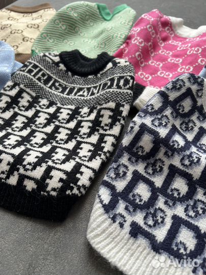 Брендовые свитеры для маленьких собак