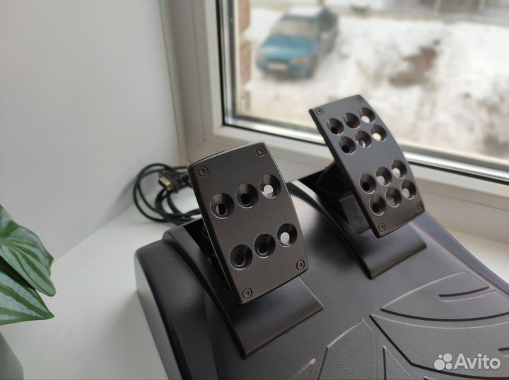 Игровой руль logitech driving force gt