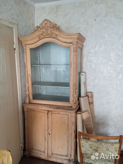 Старинный буфет горка