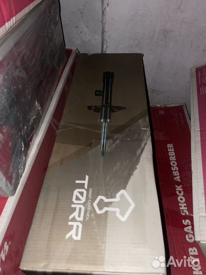 Амортизатор передний левый Chevrolet Captiva C100