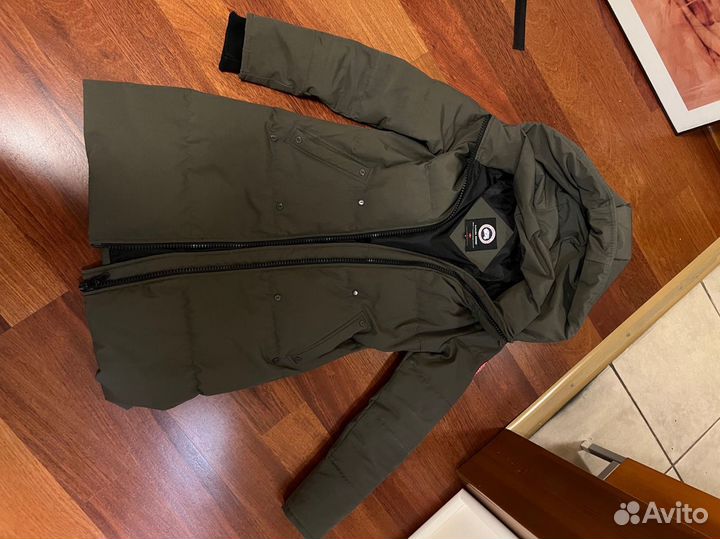 Пуховик Canada goose женский