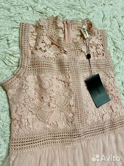 Женская летняя одежда 44 (платье)