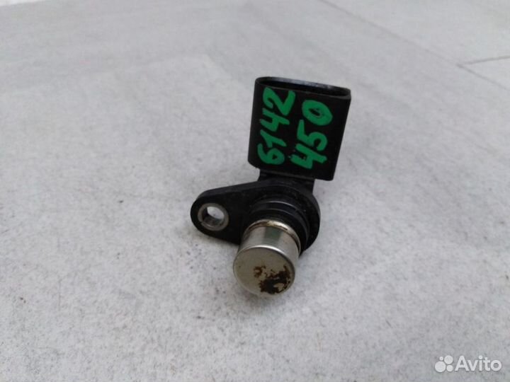 Датчик положения распредвала 06A905161A