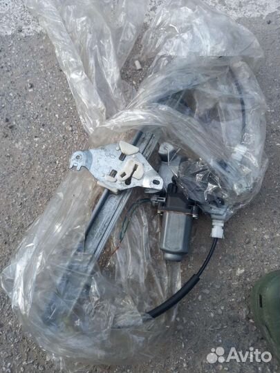 Электростеклоподъёмник Ниссан Альмера