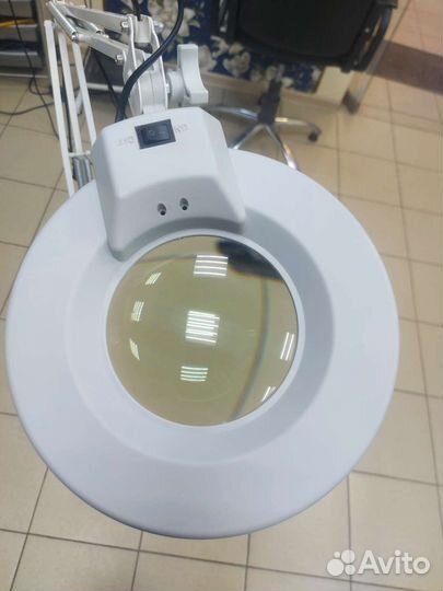 Лампа лупа для косметолога