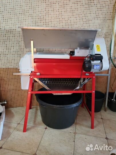 Давилка с гребнеотделителем