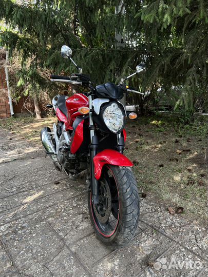 Suzuki Gladius 400 ABS