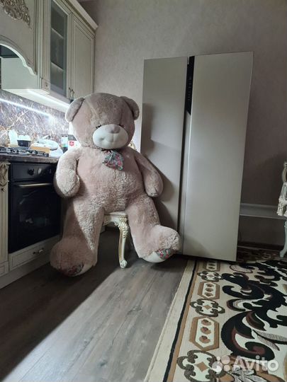 Плюшевый медведь огромный