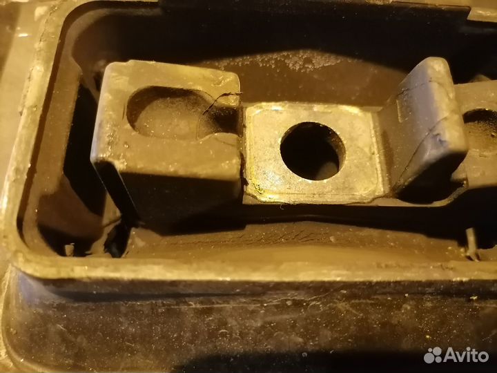 Опора кпп (подушка) 4N51-7M121 Volvo S40 V50 MS68