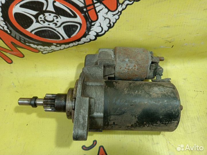 Стартер Volkswagen Passat седан 1.6 1991