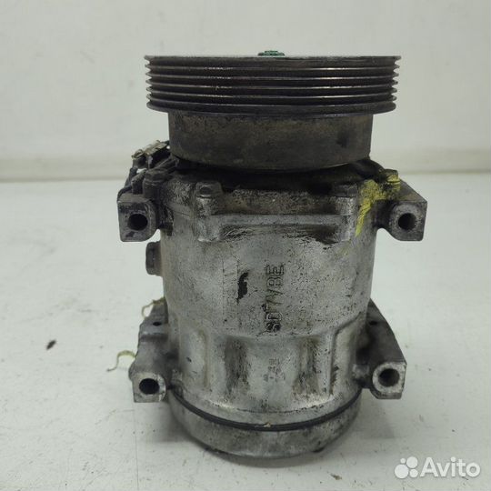 Компрессор кондиционера Renault Logan 1 2004