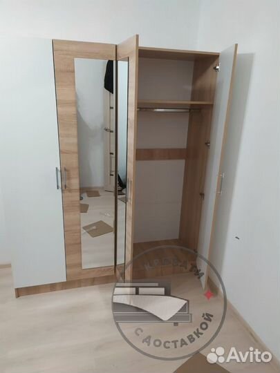 Шкаф