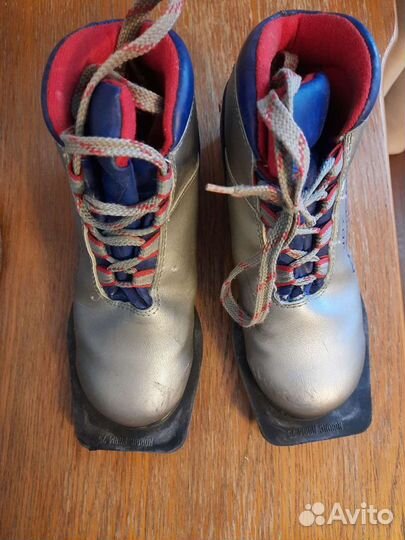 Лыжные ботинки детские р.34 б/у. NN