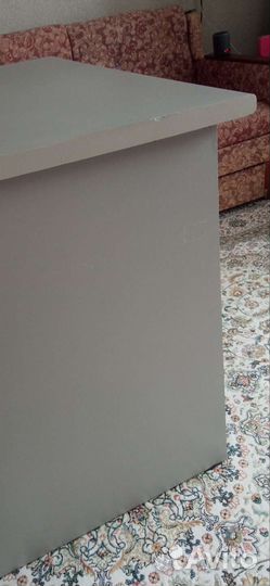 Письменный стол бу крепкий серого цвета