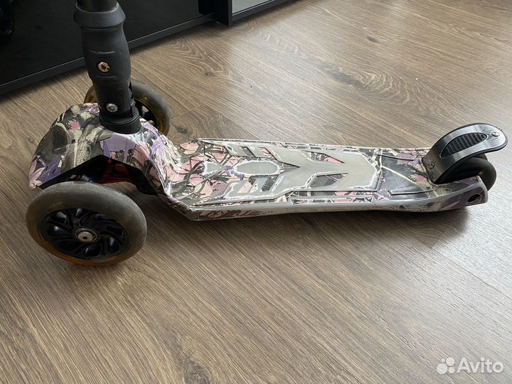 Самокат детский со светящимися колесами