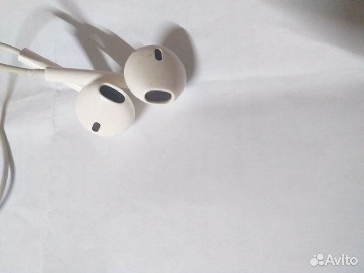 Проводные наушники на iPhone