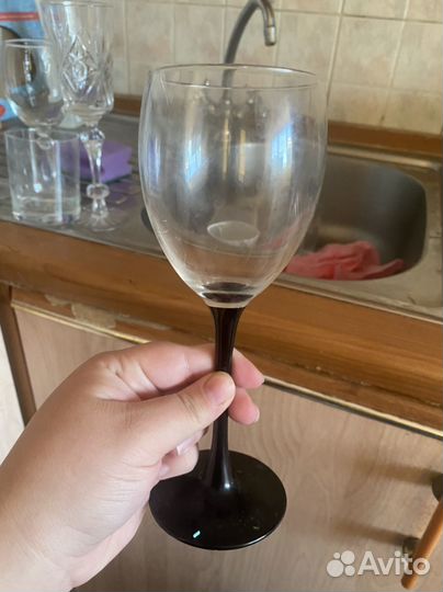 Бокалы, фужеры и стаканы