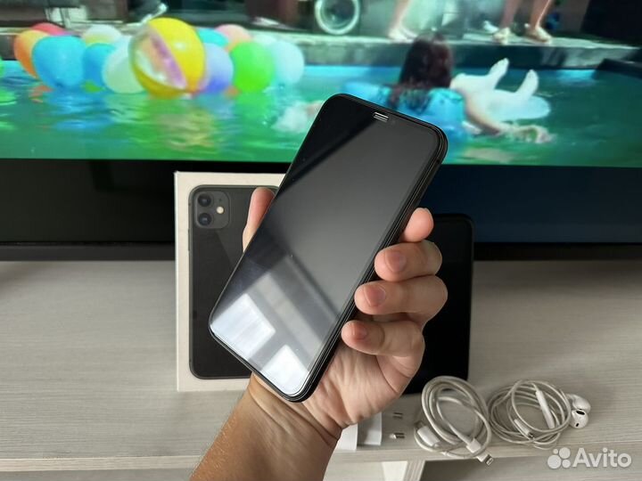 iPhone 11, 64 ГБ