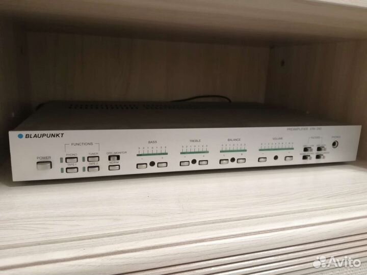 Предварительный усилитель Blaupunkt xрa240
