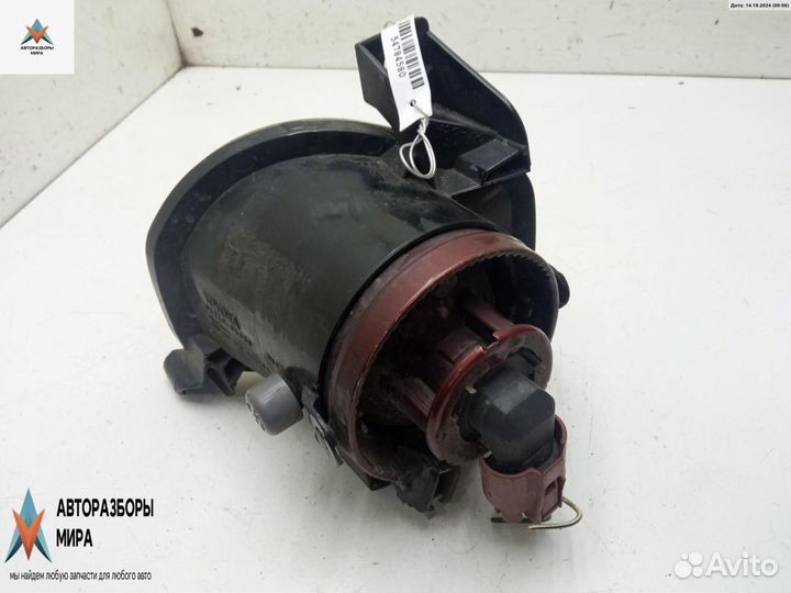 Фара противотуманная правая Toyota Avensis