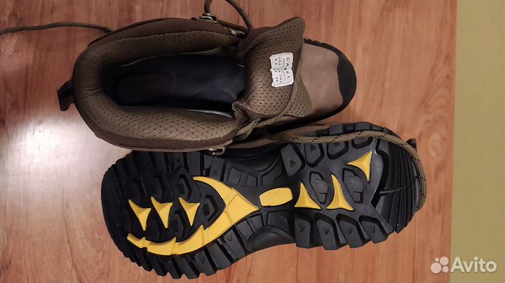 Треккинговые ботинки