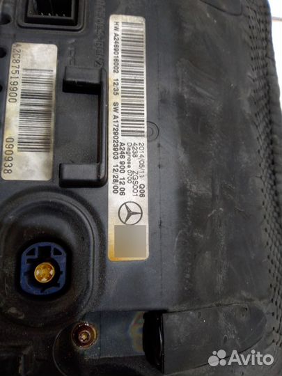 Дисплей информационный (Mercedes-Benz GLA-class)