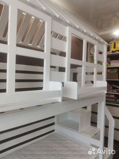 Кроватка домик, двухъярусная