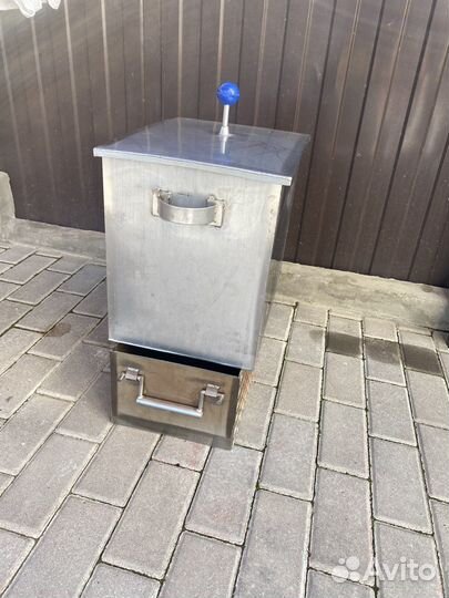 Коптильня с мангалом