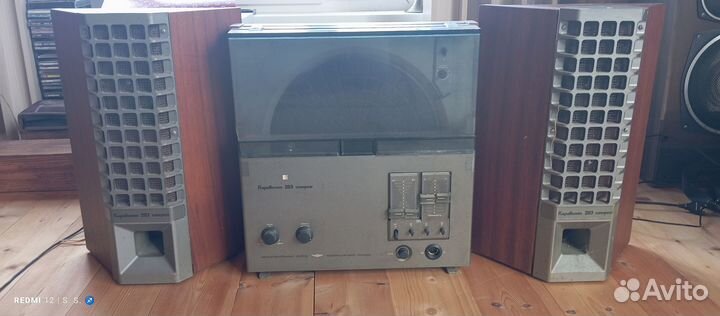 Проигрыватель Каравелла 203