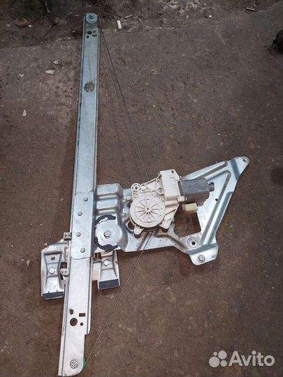 Стеклоподъемник правый Mercedes Sprinter 906 515