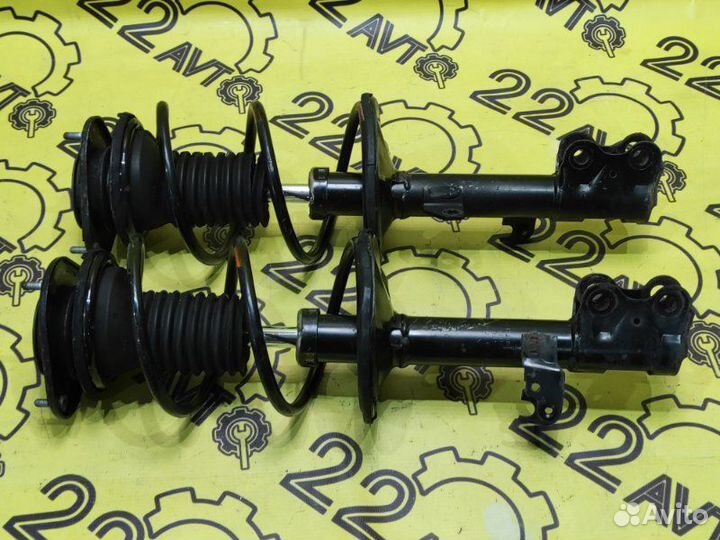 Стойка в сборе комплект передняя Toyota Corolla