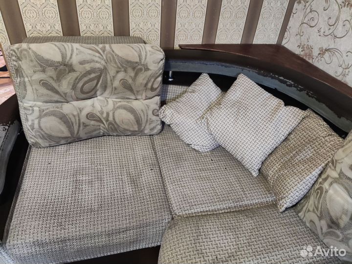 Продам диван с креслом