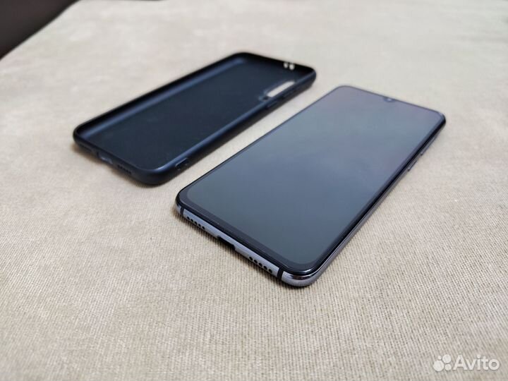 Xiaomi Mi 9 SE, 6/128 ГБ
