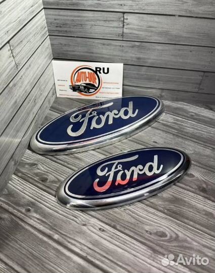 Эмблема Ford Focus