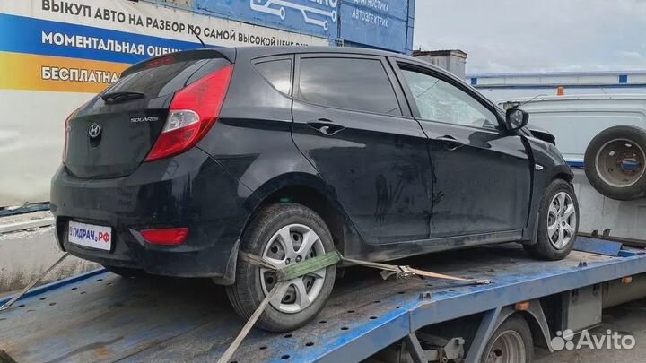 Стекло двери задней правой Hyundai Solaris 83421-1