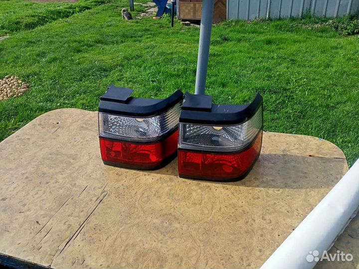 Задние фары правые
