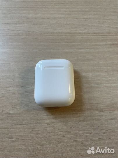 Apple airpods with Charging Case