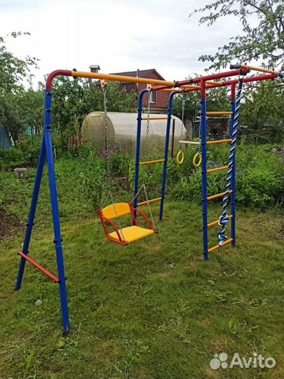 Детская уличная спортивная площадка