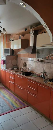 3-к. квартира, 75 м², 1/9 эт.